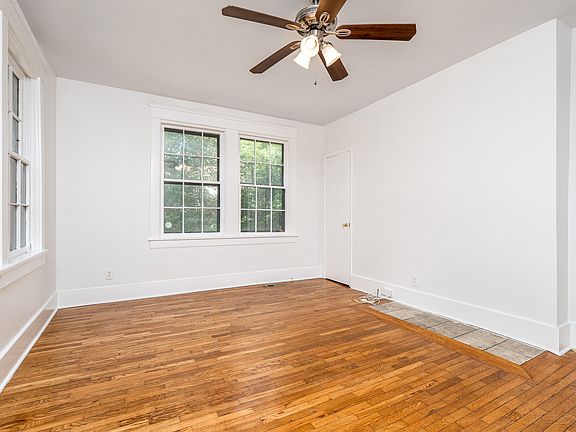 4th image of 1309 Maxey Ln