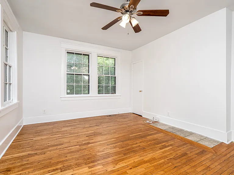 1309 Maxey Ln — Photo 4