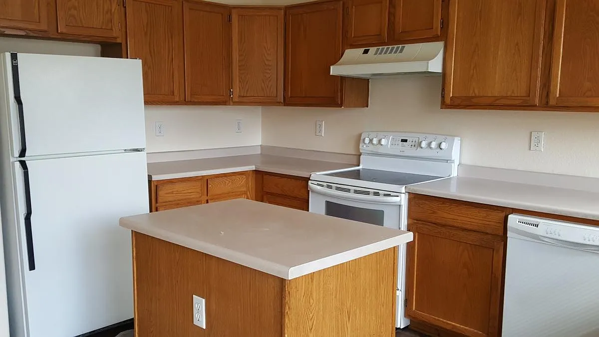 Kitchen - 10621 Hyacinth St