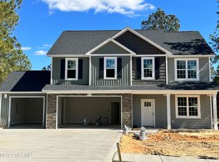 618 Muscadine Ln, Aberdeen, NC 28315
