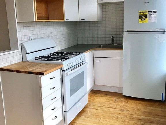 4th image of 318 President St APT 3