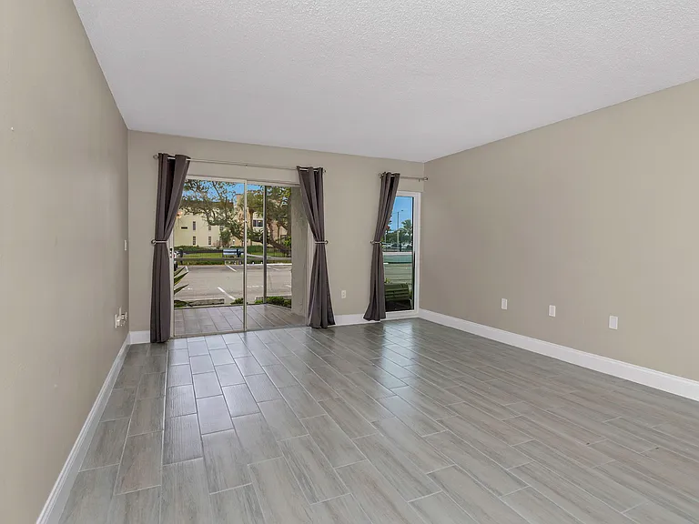 4910 38th Way S #111 — Photo 23