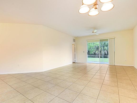 4th image of 607 SW Indian Key Dr