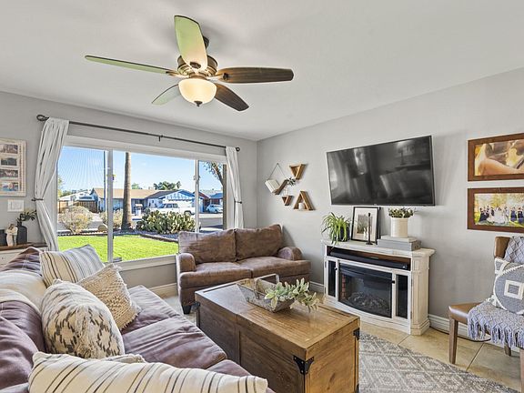 5th image of 2543 E Corrine Dr