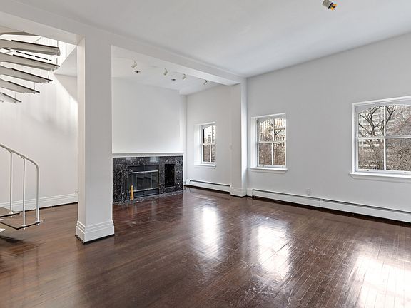 5th image of 310 E 15th St