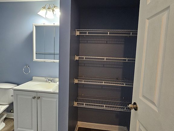 3rd image of 7723 Woodward Ave #1S
