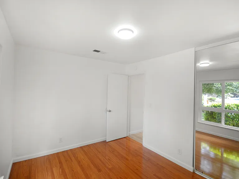 5013 Pine Tree Ter — Photo 11