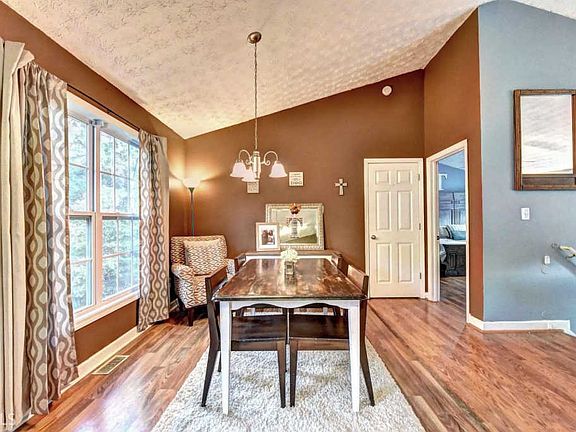 5th image of 100 Pine Cove Ct