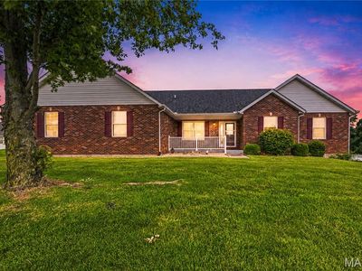 818 E Wood, Columbia, IL, 62236