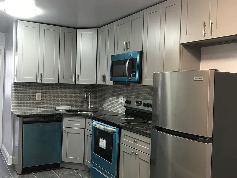 902 Carpenter St #2F — Photo 8