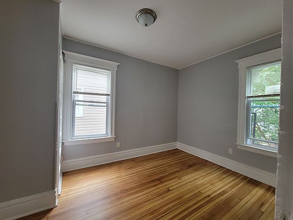 4th image of 925 S 19th St #22