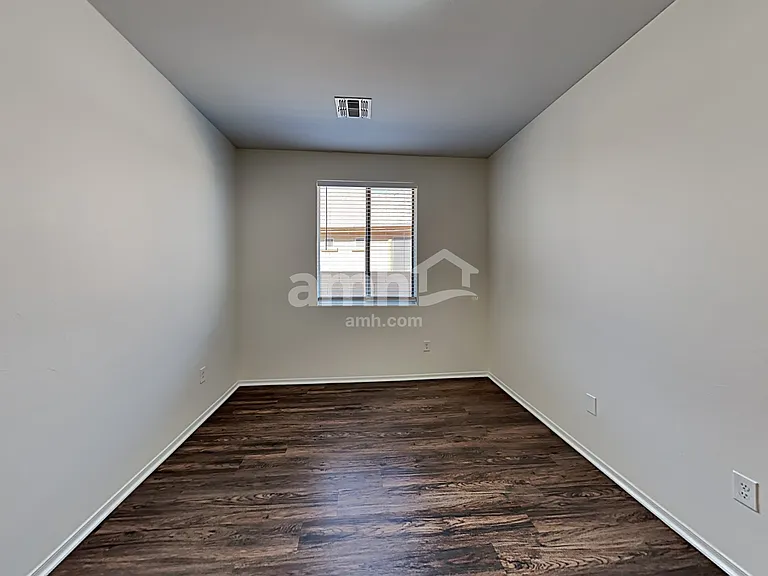 568 W Camino Parrilla — Photo 13