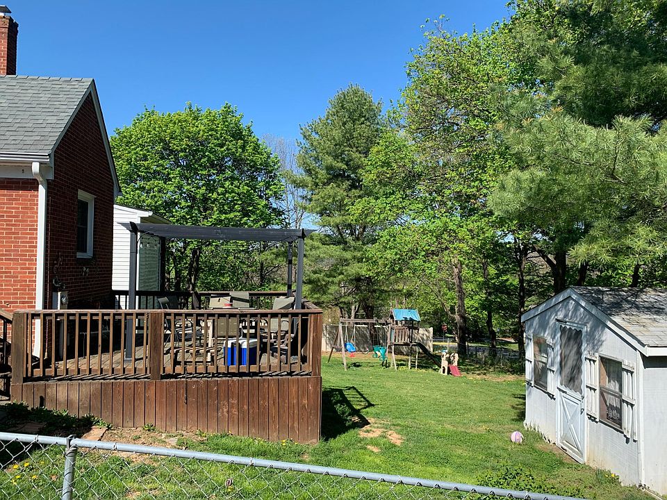 2nd image of 17 N Lynnhaven Dr