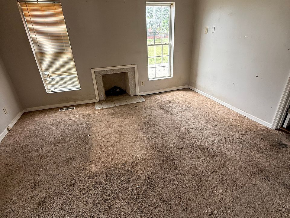 4th image of 117 N Railroad Ave