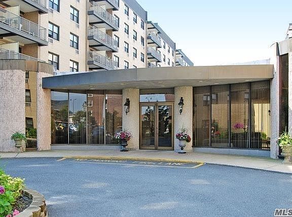 2nd image of 860 E Broadway APT 2U