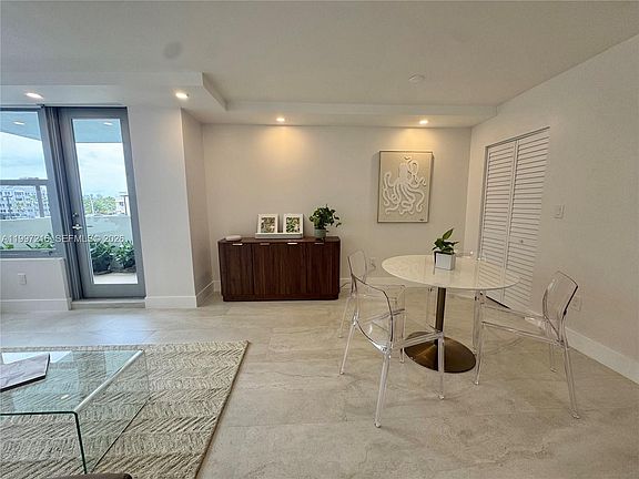4th image of 2899 Collins Ave APT 424