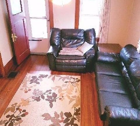 3rd image of 109 Willow Ave
