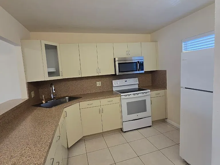 8321 Sands Point Blvd #D306 — Photo 4