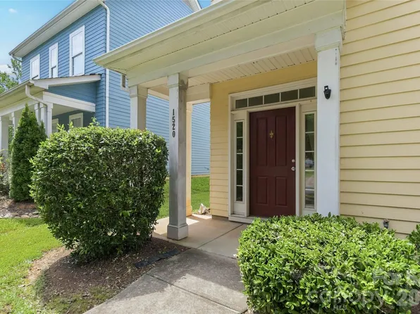 1520 Peaceful Way Dr, Charlotte, NC 28206