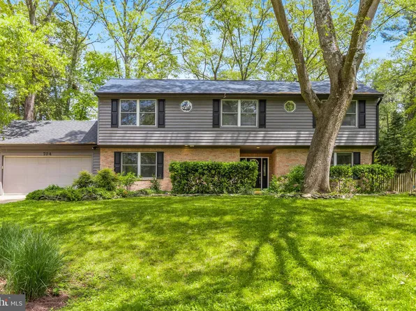 704 Laurel Ln, Severna Park, MD 21146