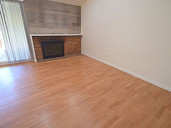 4th image of 134 Blackfield Dr