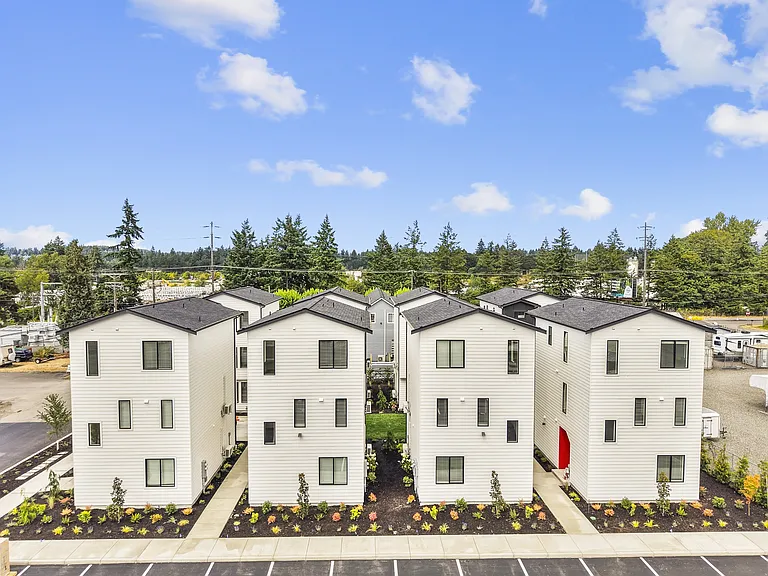 7519 Grange St W — Photo 10