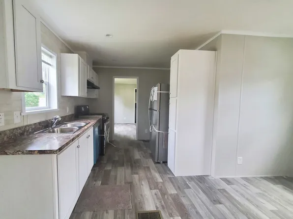 13318 S Dixie Hwy #82, Holly, MI 48442