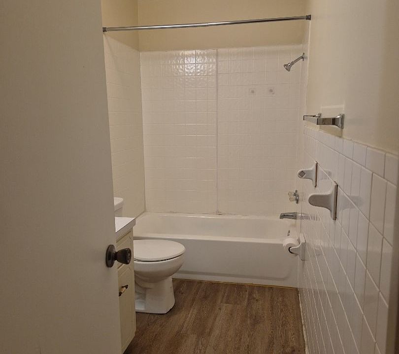 1st image of 506 Hopwood St #10