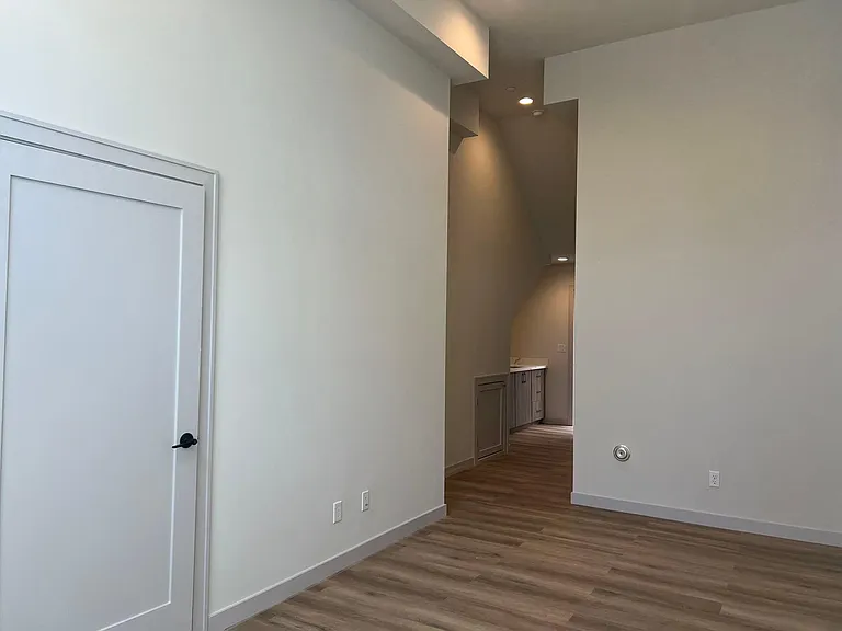 6945 Ellis Ave S #LOWER — Photo 3