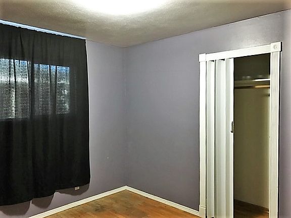 3rd image of 845 N Vista Dr
