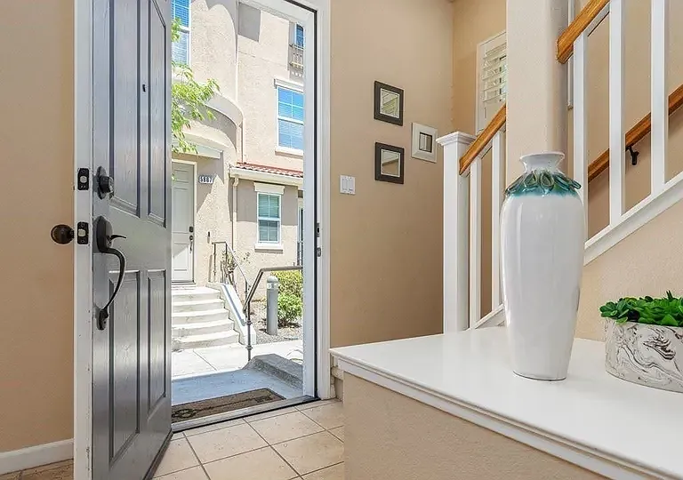 5855 Hillbrook Pl — Photo 2