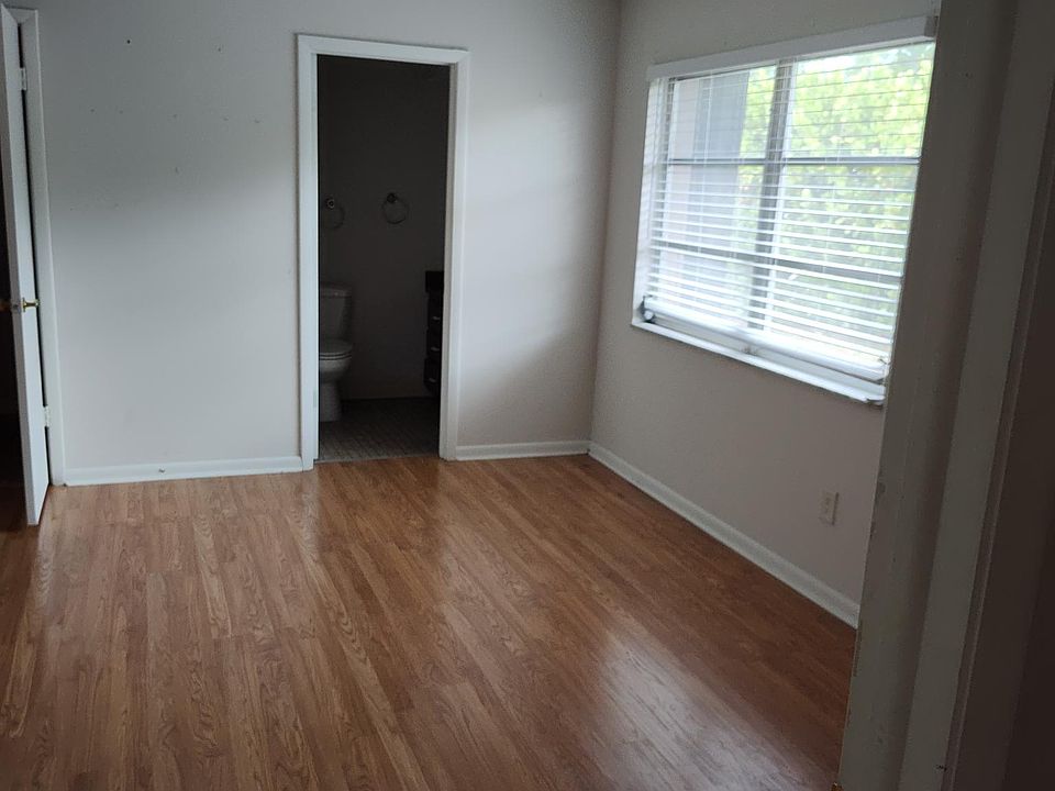 2nd image of 3190 Poinciana Dr