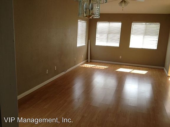 3rd image of 12766 Yellowstone Ave