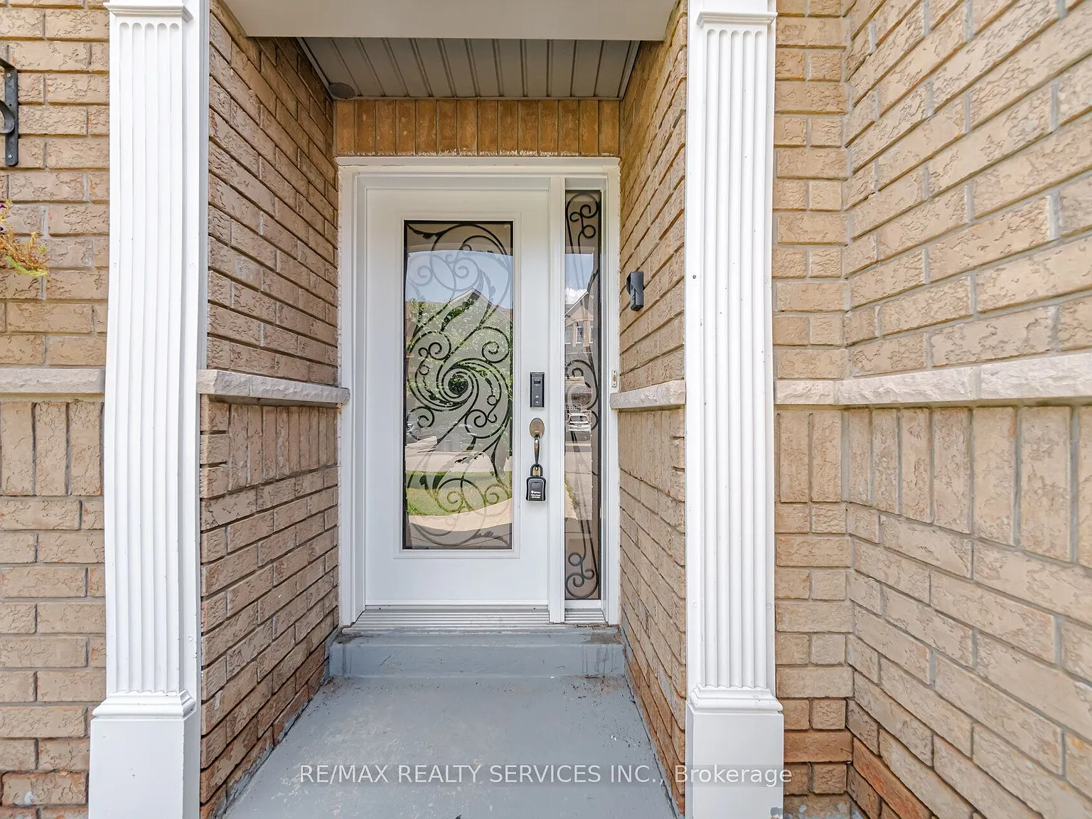 4 bed, $3,800 — Photo 3