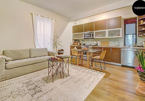 3rd image of 159 W 118th St APT 2C