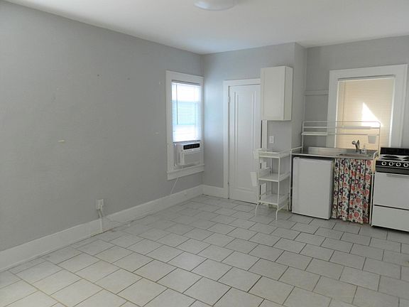3rd image of 425 3rd St N #8