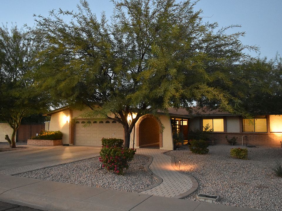 1st image of 1902 E Magdalena Dr