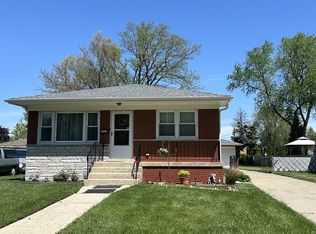5912 W 99th St, Oak Lawn, IL 60453