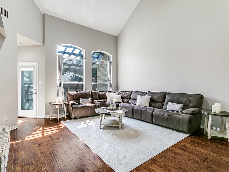 146 London Way — Photo 7