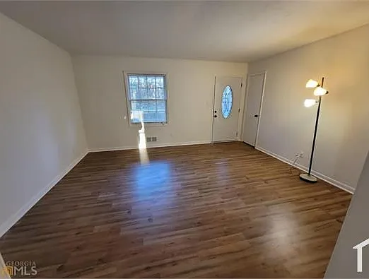 6315 Connell Rd — Photo 2
