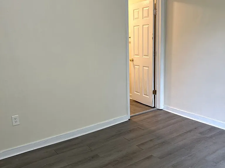 611 Stewart Ave SE — Photo 9
