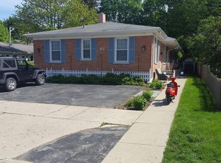 23 E Washington Ave APT 3, Lake Bluff, IL
