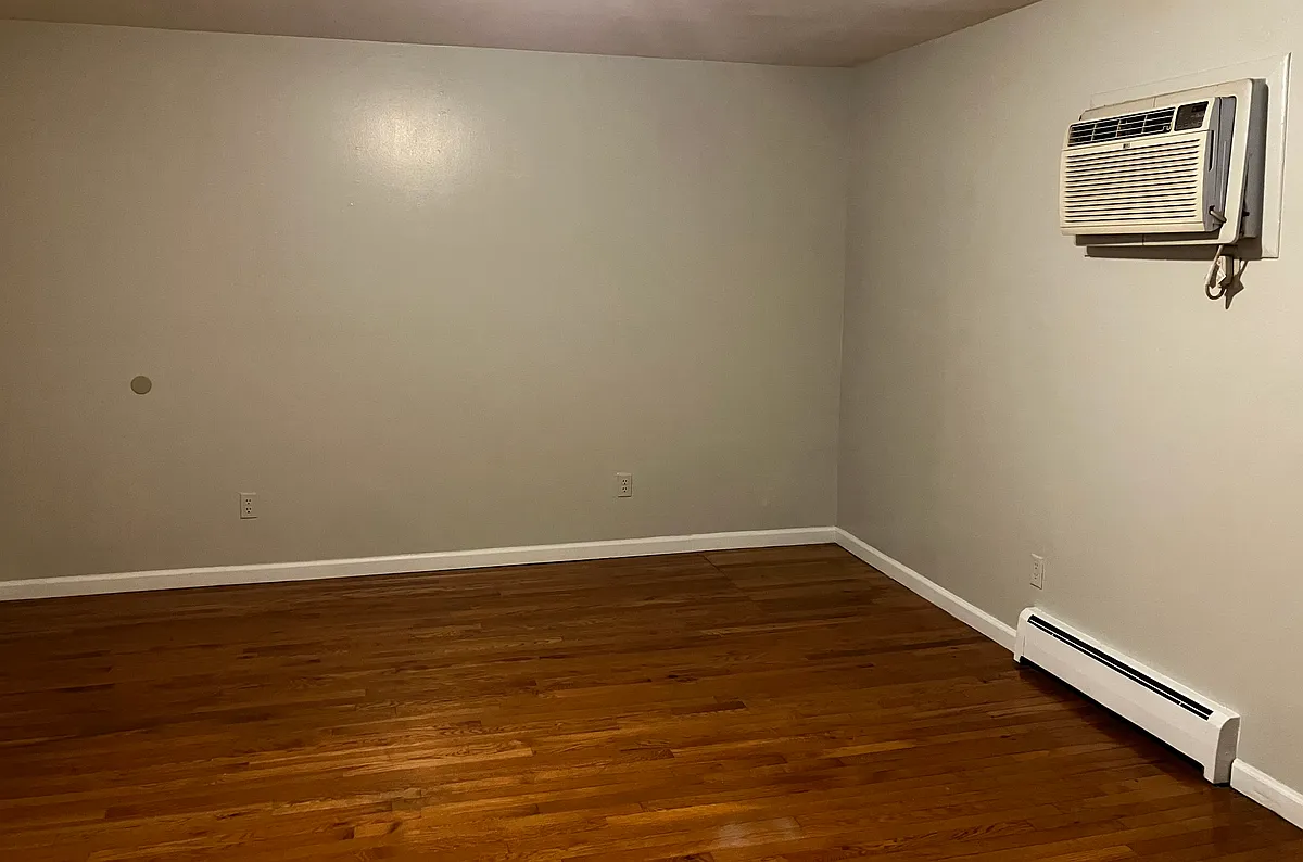 Building Photo - 2913-21 Burnet Ave #1