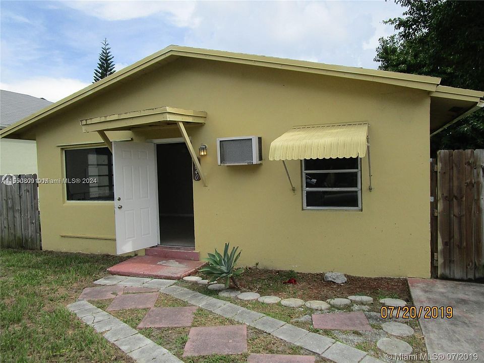 1st image of 3040 NW 10th Ct