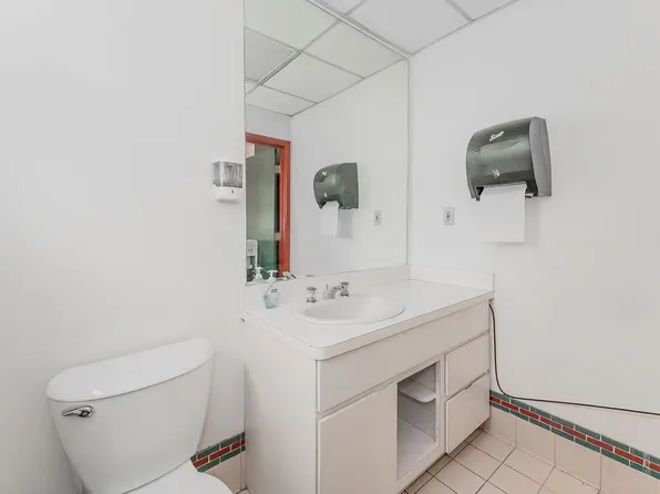 586 Kearny Avenue image 10 of 26