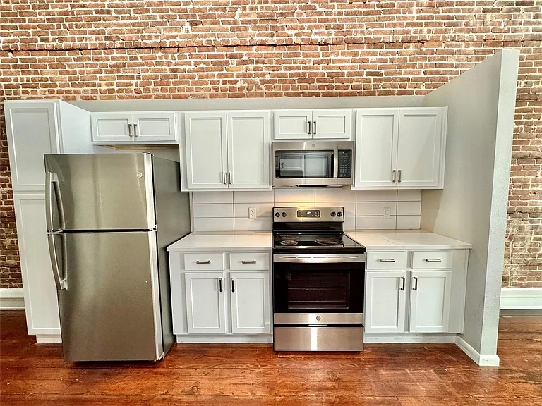 2309 Strand St #2D — Photo 9