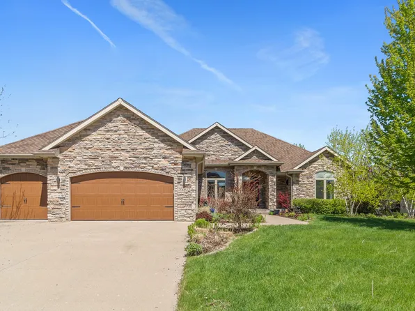 16915 Winston Cir, Clive, IA 50325