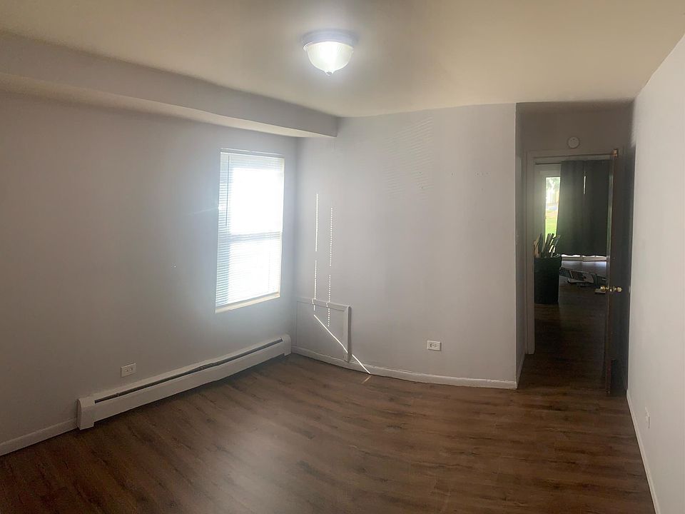 2nd image of 820 Piper Ln #1A