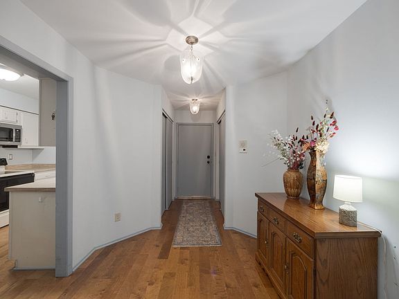 3rd image of 740 Saint Andrews Ln APT 41