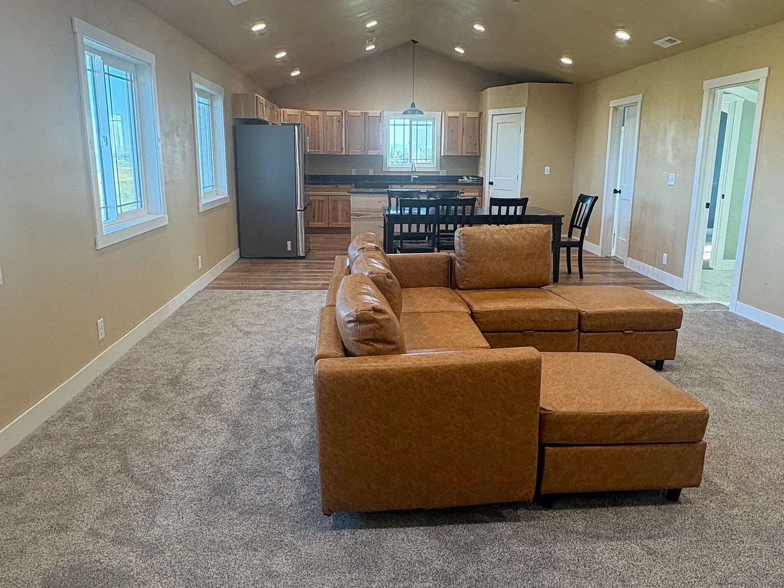 2 bed, 1500 sqft, $1,200 — Photo 3
